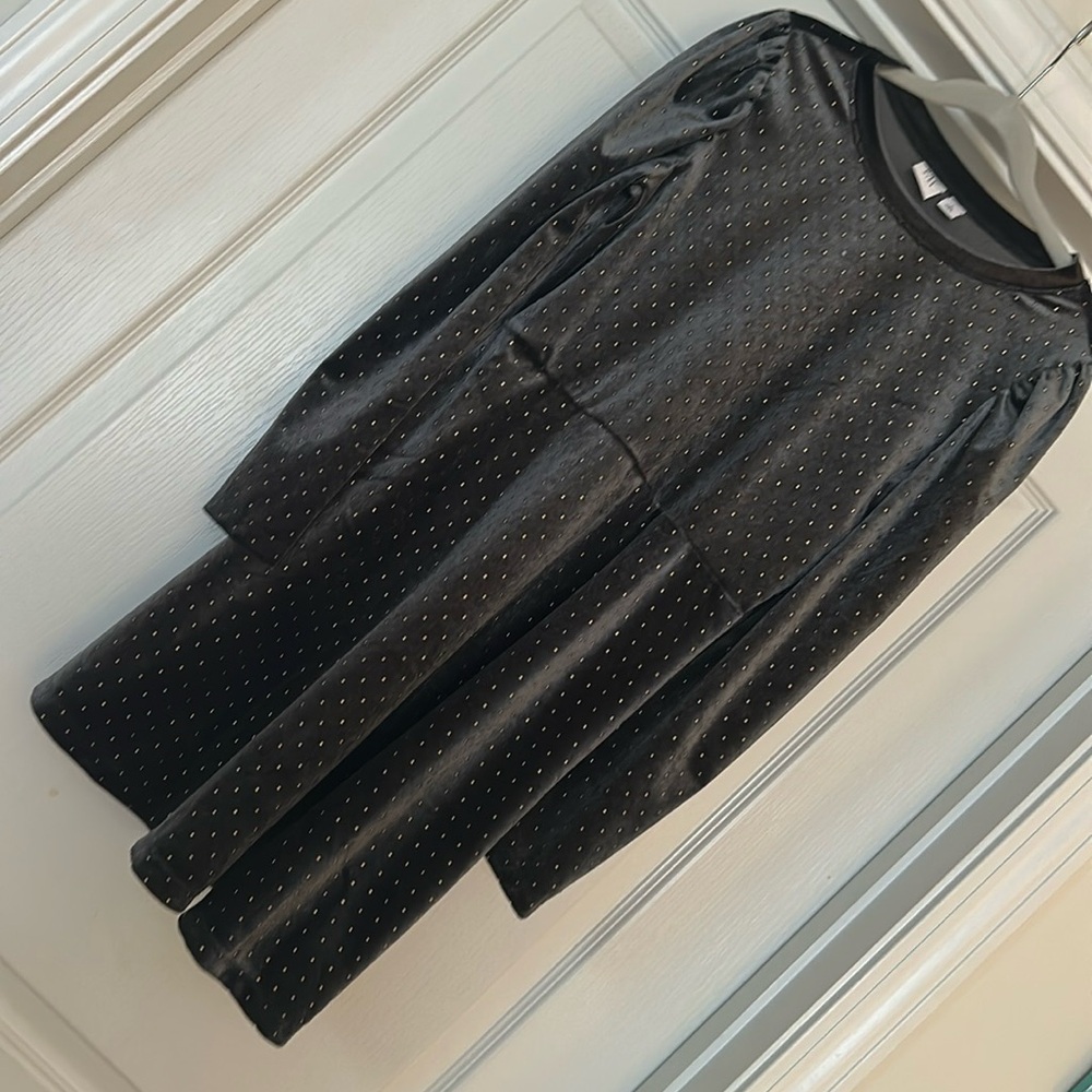 Gap Kids silver dress with gold polka dots. Long sleeve Large